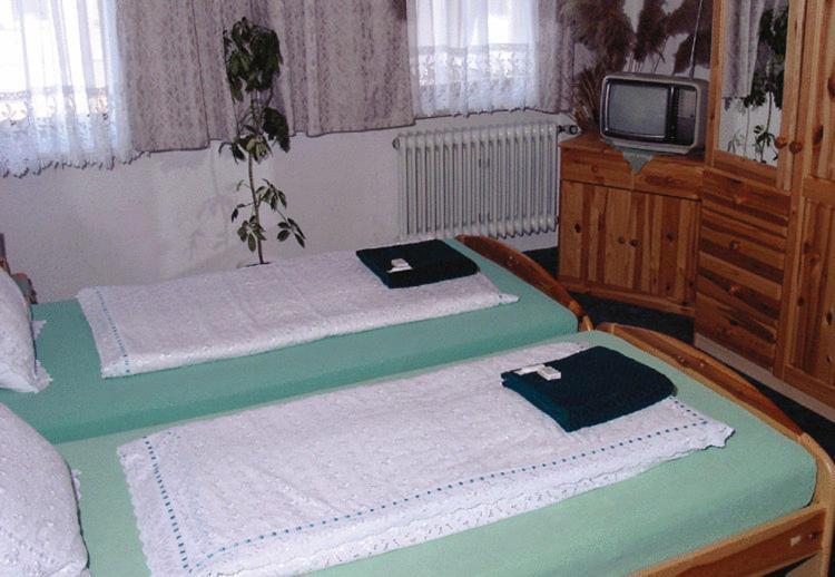 Hotel Drei Koenige Неккарбишофсхайм Экстерьер фото